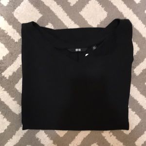 Uniqulo woman’s blouse